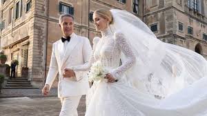 How old is michael lewis lady kitty spencer? Zpuum2jsktkddm