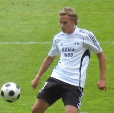 Mariano da costa vidal, commonly known as jó, is an angolan footballer who currently plays as a defender for primeiro de agosto in the angol. Jo Sondre Aas Wikipedia