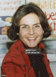 Eleonore Linsmayer, Diplomatin und Schriftstellerin. . News Photo