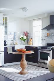 If you have a large kitchen area, but it has the original geometry if you have a long, but wide kitchen, here you can try a variety of options. 20 Small Kitchens That Prove Size Doesn T Matter House Home