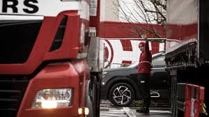 Zavedení vakcinace pomohlo už v minulosti ke snížení či dokonce vymýcení řady. Operace Covid Zacina Ockovani Bude Nejvetsi Akci Sveho Druhu V Historii Chude Zeme Nesmi Zustat Stranou Hospodarske Noviny Ihned Cz