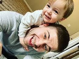 Amy Larimore's Instagram, Twitter & Facebook