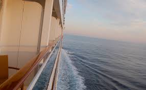 Nach der definition des deutschen reiseverbands zählen dazu angebote, bei denen der urlaubsantritt innerhalb von 14 tagen erfolgt. Last Minute Kreuzfahrt An Bord Der Aidasol Ab 269 Club Floor