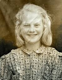 My Mums 90th Birthday is tomorrow, is it possible someone could sharpen up  her younger self picture please, thank you so much