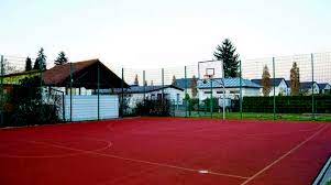 De unsere world of sports verfügt über einen basketballplatz, ein volleyballfeld, einen fußballplatz, ein gym. Basketballplatz Soll Aufgewertet Werden Baden Online Nachrichten Der Ortenau Offenburger Tageblatt