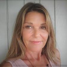 Lynnell Woodward, Real Estate Agent