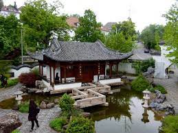 Situated hillside, the stroll from the city centre becomes more of a hiking session. Chinagarten Stuttgart Bild Von Chinesische Garten Stuttgart Tripadvisor