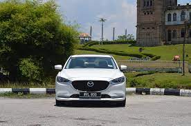 Untuk enjin generasi ketiga dan 2 liter dengan perubahan penapis, anda perlu mengisi 4.2 liter, dan membeli kereta di kabin: 8 Sebab Kenapa Mazda 6 Turbodisel 2 2 Ini Yang Terbaik Dalam Segmen D Mekanika
