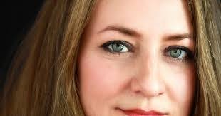 Heather Cunningham's Instagram, Twitter & Facebook