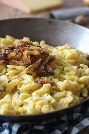 Kasespatzle Mit Rostzwiebeln Rezept Sweets Lifestyle Rezept Rostzwiebeln Spatzle Rezepte
