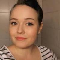 Suzette Moss's Instagram, Twitter & Facebook