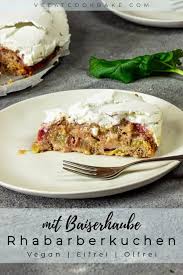 Orientieren sie sich bei der anzahl der eier am rezept. Veganer Rhabarberkuchen Mit Baiserhaube Ve Eat Cook Bake