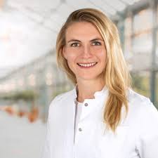 Gina Lauer's Instagram, Twitter & Facebook