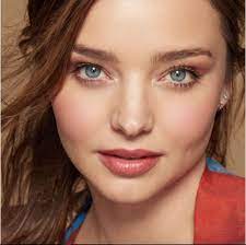 christy coleman is an expert makeup artist and friend to miranda the pair has worked on many exciting projects together from victoria s secre 女性 美人 顔 ミランダ カー