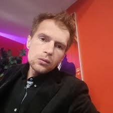 This app is like tinder, I don't get any likes 🥺