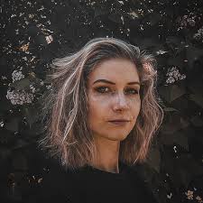 Amazon.com: Between Frenemies. Jeder Tod kennt zwei Gesichter:  New-Adult-Thriller (German Edition) eBook : Tay, Mel: Kindle Store