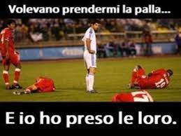 Internazionalmente è conosciuto come futsal, parola macedonia latina che deriva dalla contrazione dei termini fútbol/futebol. Frasi Sul Calcio 137 Pensieri E Immagini Dedicati Allo Sport Piu Amato Di Sempre A Tutto Donna