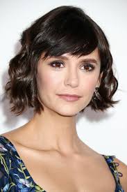 17 best ideas about carré plongeant long bouclé on pinterest | carré long bouclé bob boucle long and coupe carré. 1001 Variantes De La Coiffure Carre Avec Frange