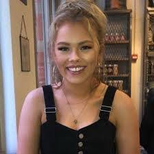 Bethany Rowe's Instagram, Twitter & Facebook