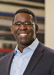 Perry Wiggins's Instagram, Twitter & Facebook