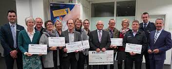 These swift codes will help you identify the bank and branch swift code you need to use in order to send or receive money via a bank wire transfer. Stiftung Der Vr Bank Sudliche Weinstrasse Wasgau 60 000 Euro Fliessen In Die Region Pfalz Express