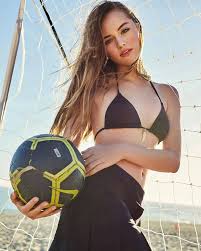 Kristina Pimenova - a closer glimpse at her body