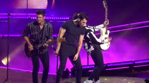 With the jonas brothers, joe jonas, kevin jonas, nick jonas. Jonas Brothers Lovebug Live In Phoenix Youtube