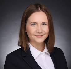 Navigating the 21st Century Business World Case Studies in Management