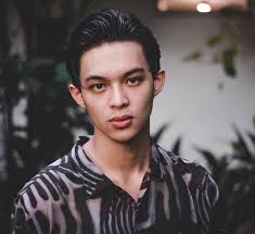 Berikut adalah biodata dan profil lengkap indrayani rusady. Profil Rey Mbayang Yang Akan Nikahi Dinda Hauw Okezone Celebrity