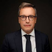 Peter Brackett's Instagram, Twitter & Facebook