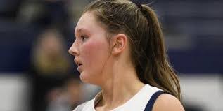 Allie Daniels's Instagram, Twitter & Facebook