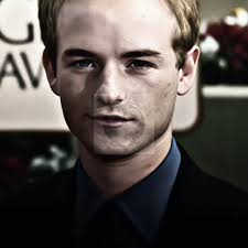 Francis de Malcolm en el Medio: Ediciones Memorables