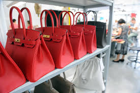 The birkin bag (or simply, birkin) is a line of tote bags by the french luxury goods maker hermès. Fashion History Lesson The Iconic Hermes Birkin Fashionista