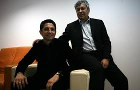 Familia lucescu, in italia zilele trecute, familia razvan lucescu a ajuns la roma, unde va petrece trei zile. RÄƒzvan Lucescu La 50 De Ani Cea Mai FrumoasÄƒ Poveste TatÄƒ Fiu Din Sportul Mondial DouÄƒ Interviuri EmoÈ›ionante Despre Fotbal Si ViaÈ›Äƒ RÄƒzvan Lucescu È™i Mircea Lucescu