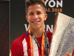 Le conocemos como el 'cholo', un apodo que automáticamente nos refiere a la garra, coraje y personalidad de simeone, pero ¿cuál es el origen de este apodo? El Cholo Simeone Se Llevo A Su Hijo Menor De River Al Atletico Madrid Y Desde El Millonario Negocian Un Resarcimiento Economico Infobae