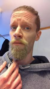 Når skjegget blir borte så blir jeg borte (føles det) en tåre for hvert hår  som går 🤔 mens alder synker ned med dem 🤔 fra en mann til guttunge real  quick