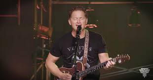 She first appears in season 1 as a court reporter working in the same government building as the marshal's office. Tim Hawkins Eagles Inspired Version Of Amazing Grace Staff Picks