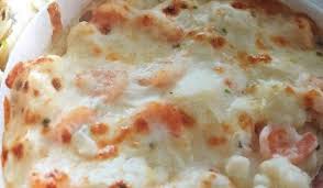 Les Amateurs De Fruits De Mer Adoreront Ce Gratin De Crevettes Petoncles Et Chou Fleur Food Cooking Recipes Cooking
