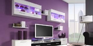 Bisa dengan bantuan batang gorden, dengan paku, dan juga dengan push pin.untuk penggunaan paku atau push pin, pastikan saat kain mandala tapestry digantung tidak terlalu berat, karena kalau. 6 Cara Menghias Dinding Tanpa Mengecat Halaman All Kompas Com