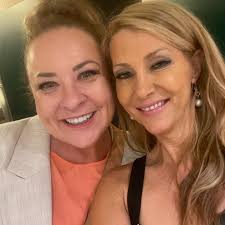 No doubt we need a good laugh & some entertainment in our lives now more  than ever. A delayed post, but it's not too late to catch the brilliant  musical @9to5au in