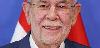 L'Austria va a sinistra. Successo al primo turno per Van der Bellen