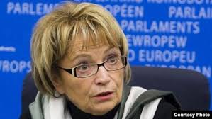 Doris Pack: E ardhmja e Serbisë në rrezik