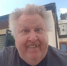 Hello folks, just a quick intro for now, I just hit the glorious age if 65,  my missus is gonna wack the big 50 soon, we been together 25 years, and  so......