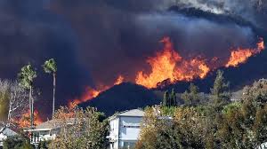 Palisades Fire forces evacuations ...