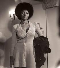 70 S Black Actresses From The 50s And 60s 70s Pam Grier In Black And White Codeblack Icons Vintage Black Glamour Foxy Brown Foxy Brown Pam Grier
