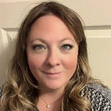 🌟 Welcoming Deidre Nell to the Royal Oak Schools Community! 🌳 Happy to  introduce Deidre, our new Clerk at Oakland. 🎉 As a proud mom of four, she  enjoys reading, singing, and