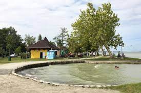 Kerületi csillaghegyi strand beugrója pedig 2600 forint hétköznap és 2900 forint hétvégén. Balatonfenyves Nagystrand Balaton Strand Strand Hu