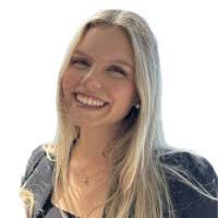 Querida red, antes de que se acabe el año quiero compartir con ustedes que  hace ya un par de semanas recibí mi título de Ingeniera Comercial con  Master en Marketing de la