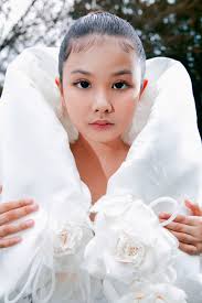 8-letnia dziecięca modelka „pokazuje swoją imponującą figurę” w Japonii,  Xuan Lan składa jej pełne wyrazy uznania