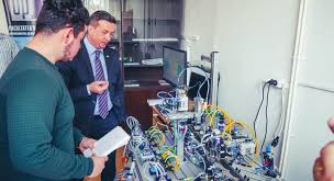 Detalii despre noua formă de organizare a cursurilor postuniversitare şi de specializare se găsesc pe pagina centrului de studii postuniversitare şi de specializare de pe lângă facultatea de inginerie din hunedoara. DotÄri Noi Pentru Facultatea De Inginerie Din Hunedoara Ziarul Hunedoreanului